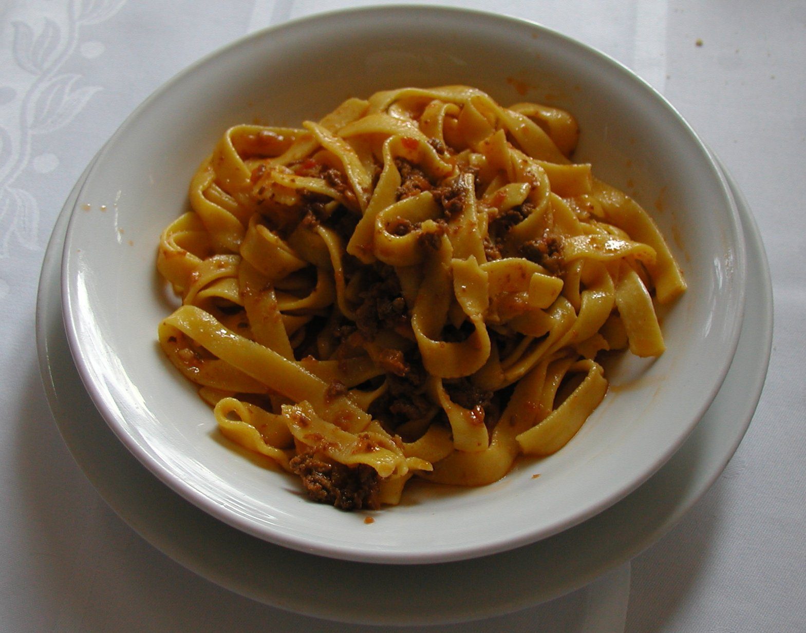 Tagliatelle al ragù della casa